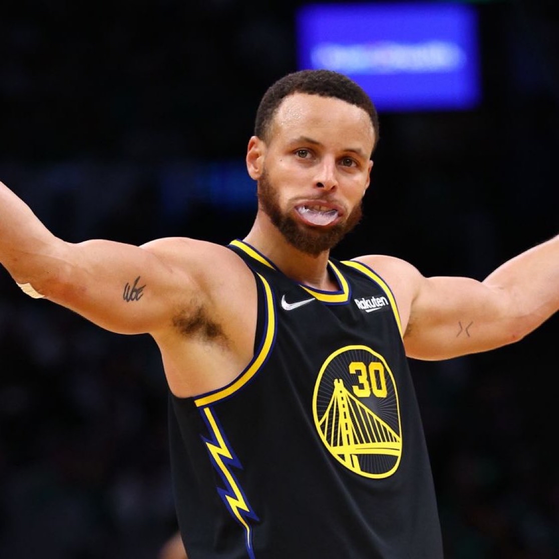 锐不可当引发热议！，库里在美国队比赛中大比分获胜全场沸腾不已